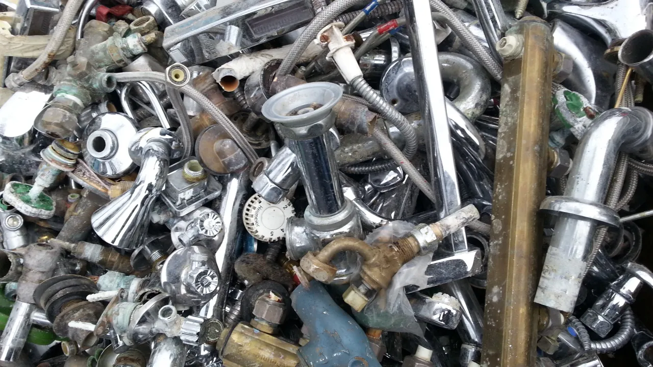 Messing Armaturen Schrott gemischt – Messingankauf Düsseldorf